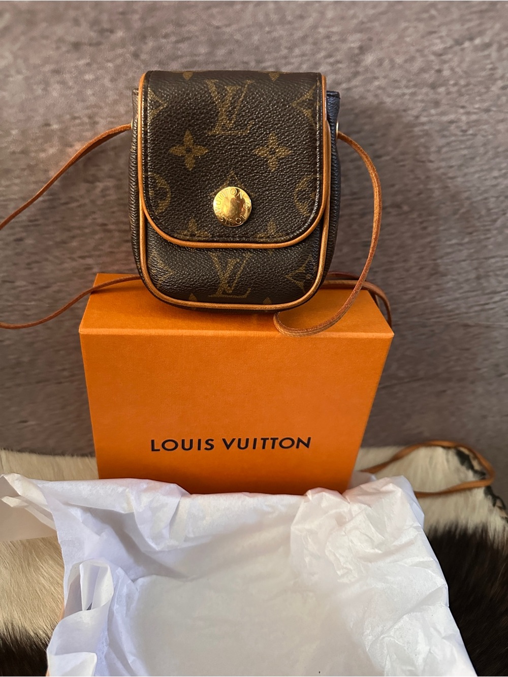 Louis Vuitton Monogram Pochette Cancun Shoulder Bag Very good condition